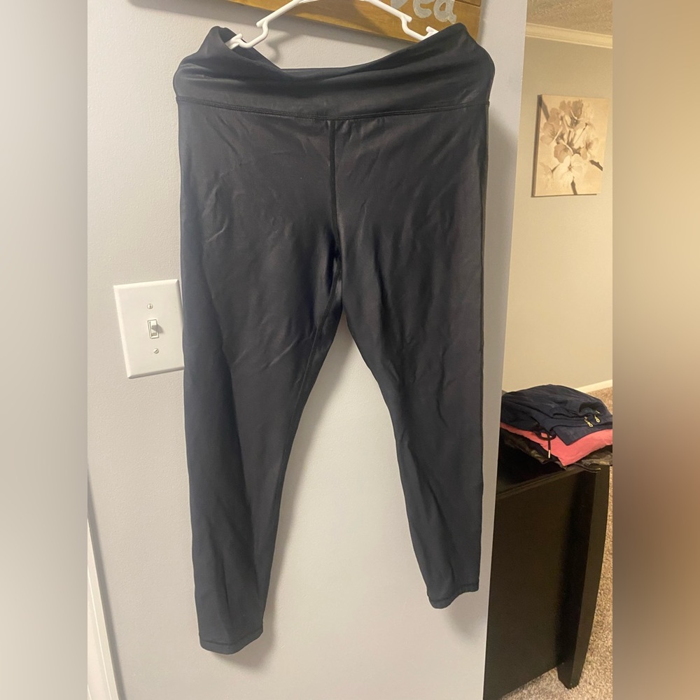 Zyia black metallic leggings